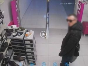 В Якутске мужчина трижды обокрал обувной магазин