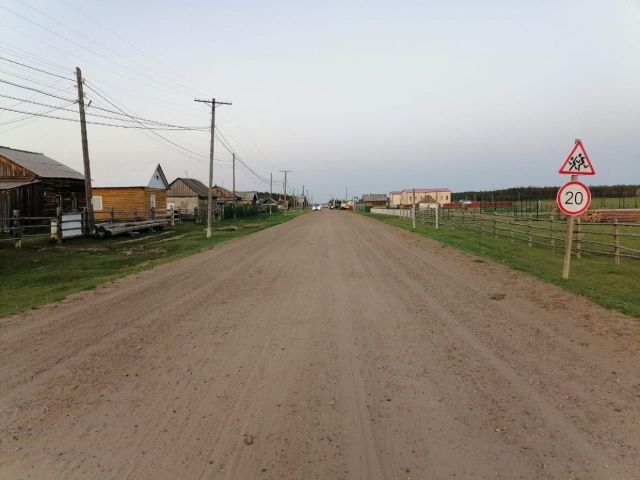 В Верхневилюйском улусе юный мотоциклист наехал на подростка