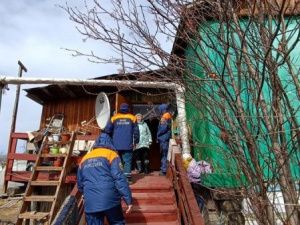 Ледоход на реке Лене стоит у села Кыллах и грозит застрять у посёлка Кангалассы