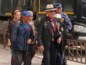 Евгений Григорьев возложил цветы к памятнику в День ветеранов боевых действий