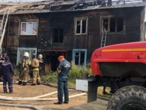 Жительница Якутска, эвакуируясь из горящего дома, получила травму