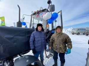 Аграрии Якутии получили 11 тракторов в День коневода-табунщика