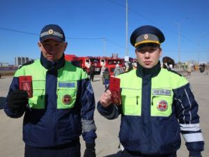 Медали полицейским — за спасение пожилой женщины из горящего дома