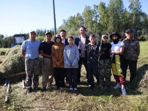 Айсен Николаев встретился с сенокосчиками в Сунтарском улусе