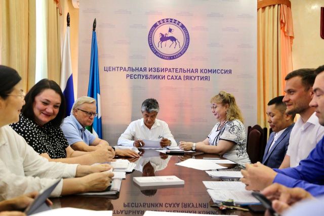 Партии и самовыдвиженцы нацелились на Ил Тумэн