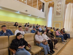 В День предпринимательства представили книгу о Гавриле Никифорове-Манньыаттаах уола