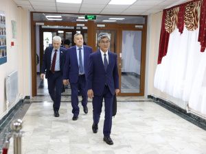 Айсен Николаев открыл первое заседание 7 созыва Госсобрания (Ил Тумэн) Якутии