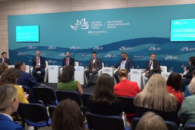 ВЭФ-2023: деятельность Целевого фонда будущих поколений Якутии высоко отметили во Владивостоке
