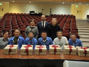 Айсен Николаев посетил раненых якутян в госпитале имени Вишневского