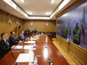 Айсен Николаев дал старт работе обогатительной фабрики «Верхне-Менкече» в Томпонском районе Якутии