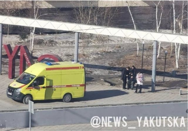 В Якутске качель не выдержала толпу детей