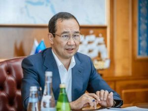 Айсен Николаев поручил главам районов оперативно информировать население о тушении лесных пожаров