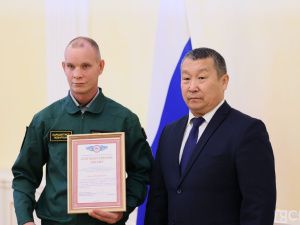 К 80-летию Авиалесоохраны Якутии вручили государственные награды