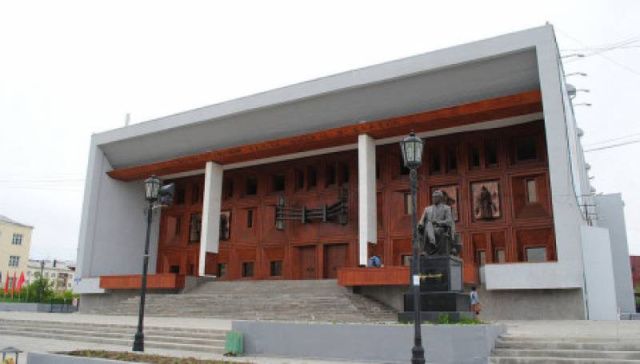 Именитые народные коллективы республики выступят в Якутске