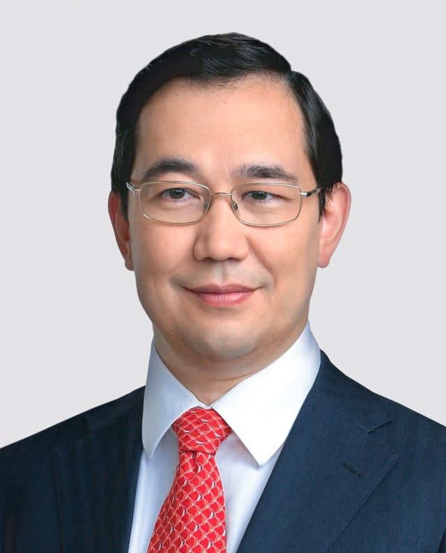 Глава Якутии поздравил директора АК "ЖДЯ" с юбилеем!