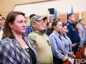 Государственные награды вручили воинам-якутянам на II Антифашистском форуме в Якутске