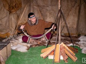 Связь с Севером и Арктикой: Екатерина Суржанинова представила пейзажи, портреты и графику