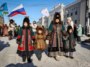 В Якутии ко Дню народного мастера приурочили шествие в национальных костюмах