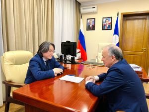 Джулустан Борисов и Асламбек Гермаханов обсудили усиление геологической изученности Якутии