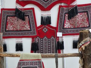 В Якутске развернулась выставка народных мастеров Усть-Алданского района