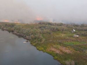 Якутянина спасли от подступающего лесного пожара