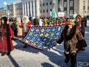 В Якутии ко Дню народного мастера приурочили шествие в национальных костюмах