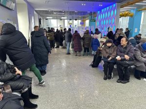 Три часа в очереди: почему горожане не доверяют "Сахатранснефтегазу"?