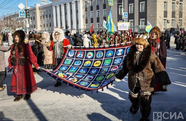 В Якутии ко Дню народного мастера приурочили шествие в национальных костюмах