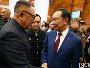 Айсен Николаев вручил якутянам государственные награды в преддверии Нового года