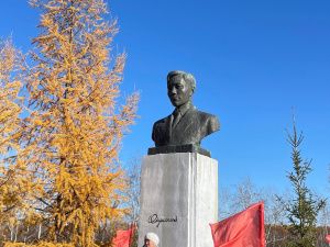 В Таттинском улусе воздали дань памяти  Платону Алексеевичу Ойунскому