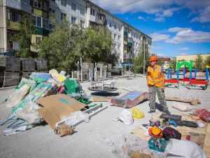 В Якутске благоустраивают общественные пространства и дворовые территории   