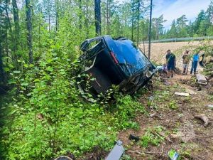 Машина с 4 пассажирами перевернулась на трассе в Алданском районе