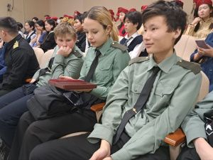 Юнармейцы, курсанты и кадеты встретились с отцом Героя России Дмитрия Егорова