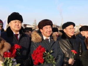 Якутская городская Дума приняла участие в торжественном митинге, посвященном Дню народного единства