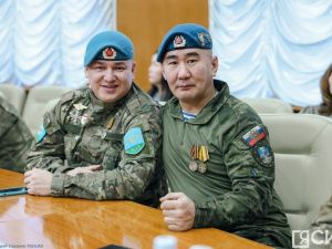 Айсен Николаев вручил якутянам государственные награды в преддверии Нового года