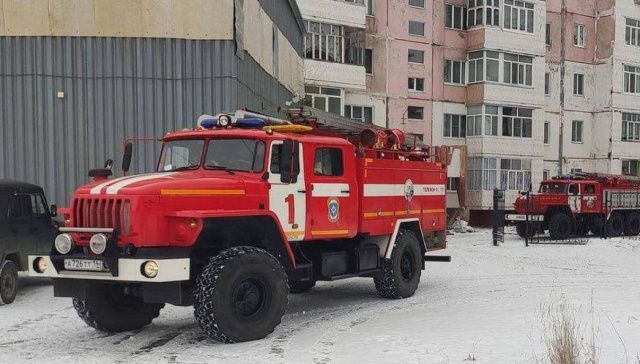 В Якутске загорелся автобус. Предварительная причина пожара — короткое замыкание