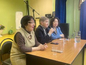 Доверенное лицо Владимира Путина в Якутии Марина Бахилина посетила центр социального обслуживания