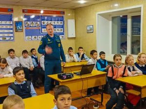 Уроки мужества среди подрастающего поколения