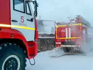 В Якутске загорелось здание училища олимпийского резерва