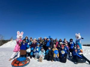 Акцию «Зажги синим» в поддержку людей с аутизмом провели в Якутске