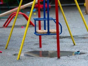 В Нерюнгри ребенок получил травму на детской площадке