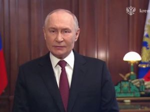 Путин назвал солдат и офицеров России опорой государства и общества