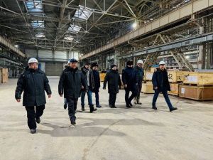 Дмитрий Садовников осмотрел строящийся объект Жатайской судоверфи