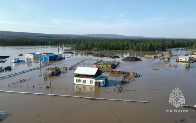 В Верхоянском районе подтоплены десятки домов — вода уходит медленно
