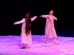 «Народ саха сохранил свою уникальную культуру»: казахские зрители высоко оценили спектакль-олонхо