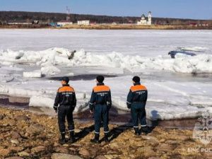В Якутске продолжается профилактическая акция «Безопасный лед»