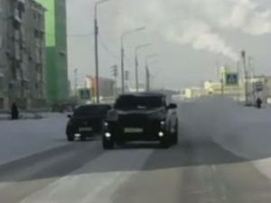 В Якутске выехавших на встречную полосу двух "лихачей" могут лишить водительских удостоверений
