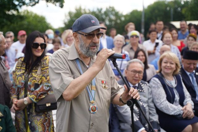 Айсен Николаев: Горькая весть пришла сегодня…