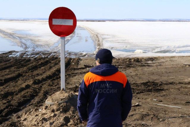 С 27 апреля в Якутске будут проводить рейды на ледовых переправах