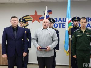 Семьям погибших участников СВО из Якутии вручили ордена Мужества